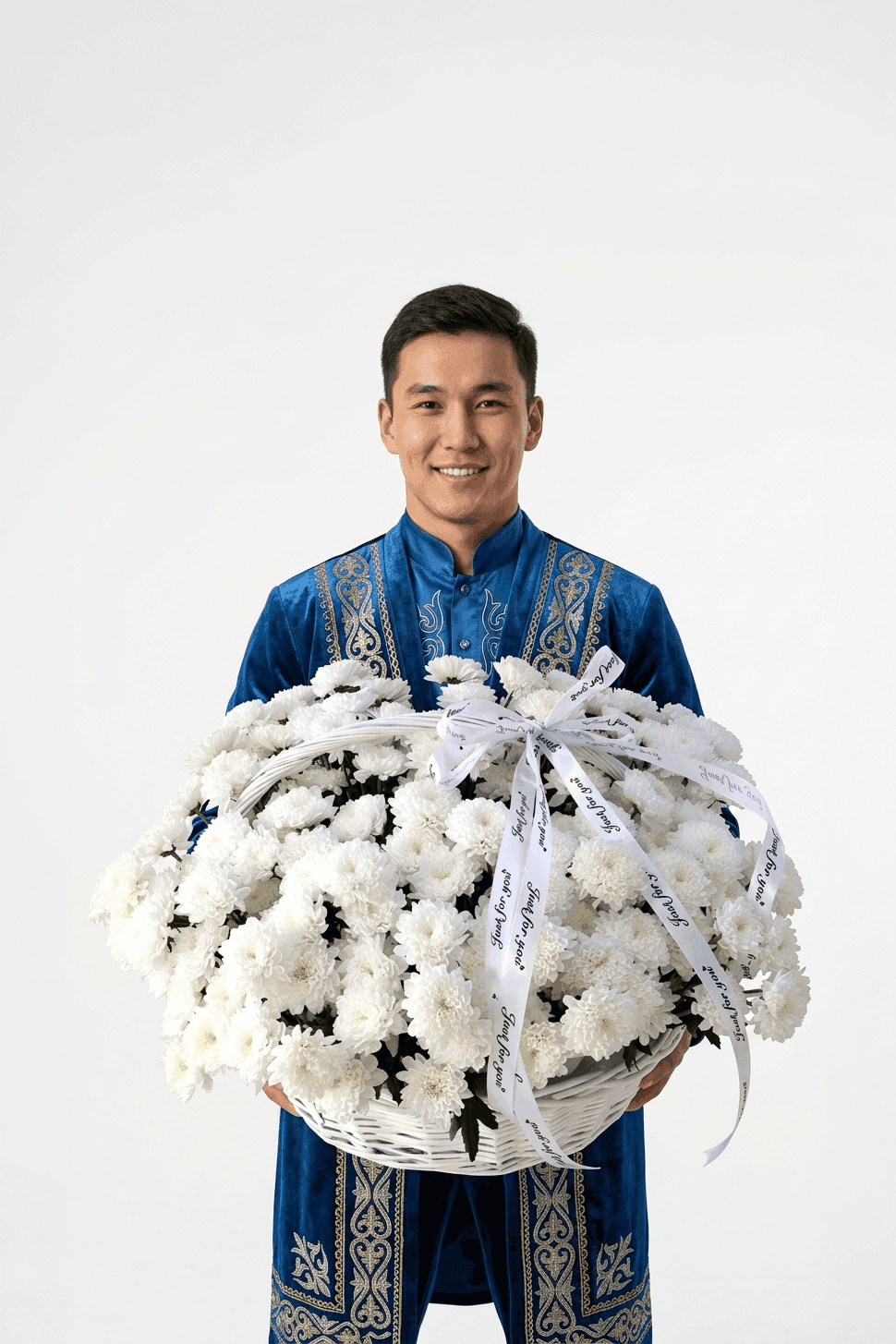 Корзина из белых хризантем